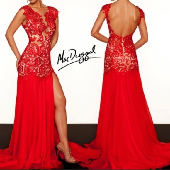 Lace gown - Picture 3 of 4